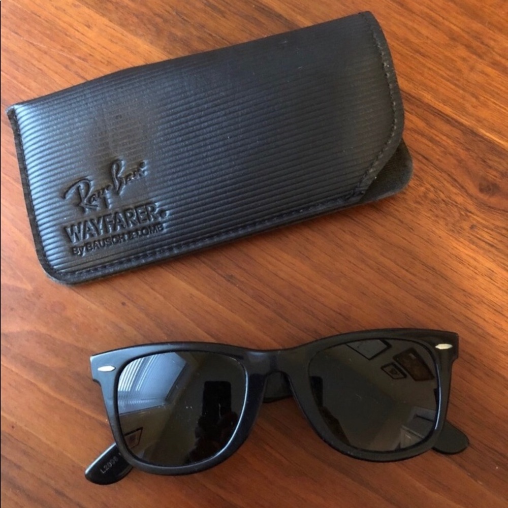 🕶✨Authentic Vintage Ray-Ban Wayfarer sunglasses